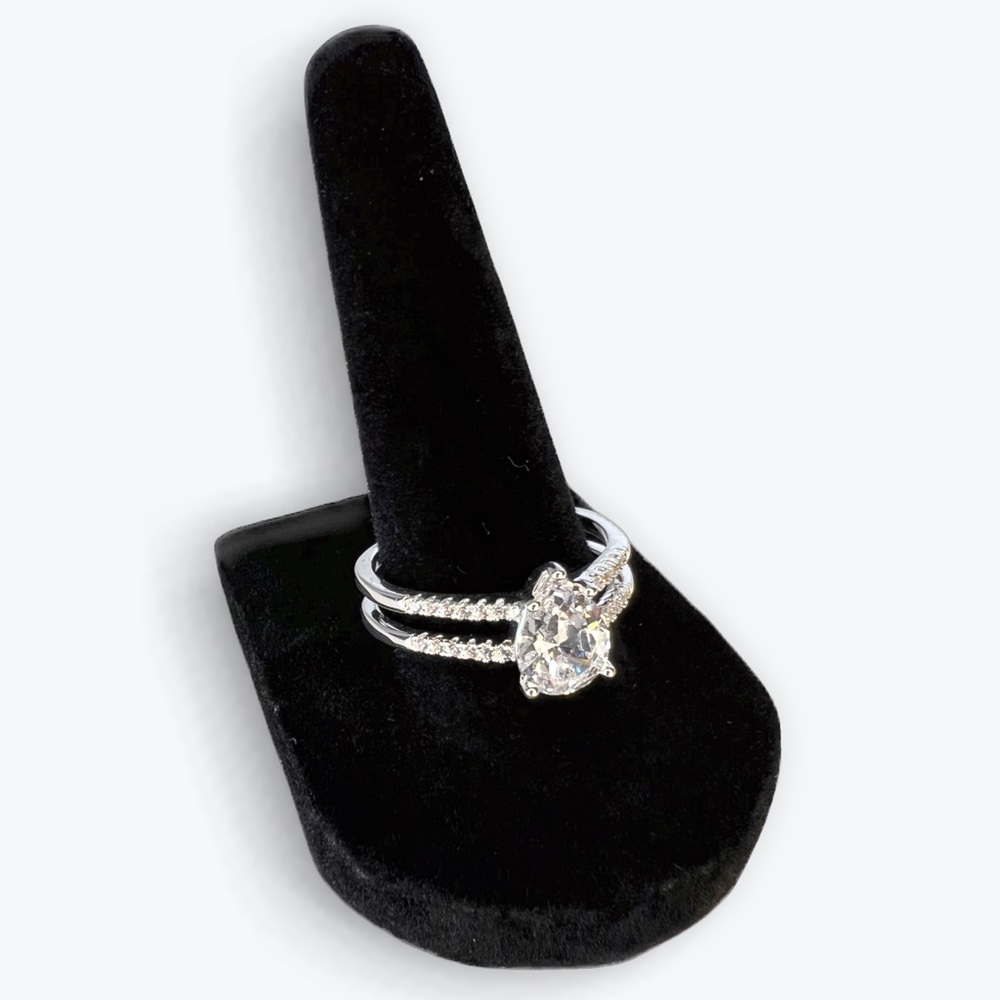 NWOT Silver Tone Ring with Teardrop Cubic Zirconia and Cubic Zirconia Accents - Picture 6 of 8
